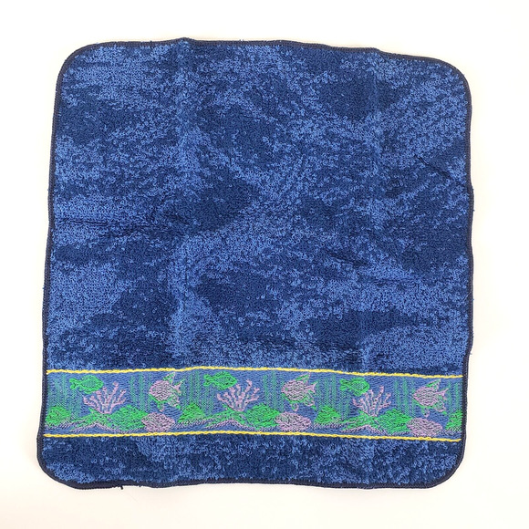 (1) Santens Fish Embroidered Blue Bathroom Hand Fingertip Face Decorative Towel - Picture 6 of 6